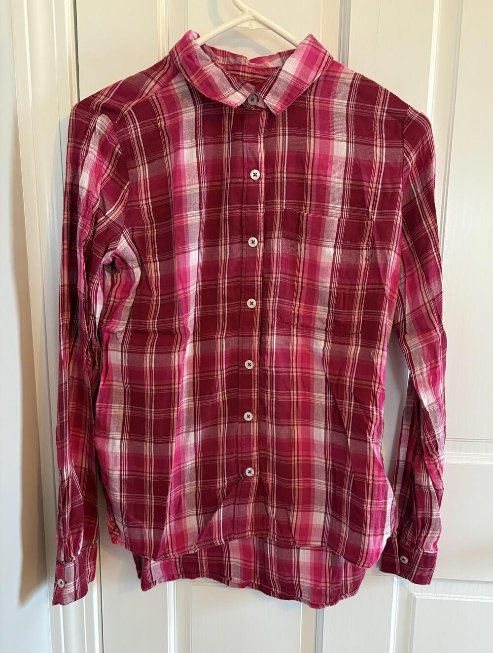 SO Perfect Shirt Womens Small Burgundy Plaid Button Down Long Sleeve Relaxed